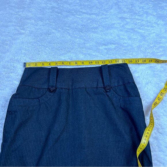 Maurices black pinstripe mini skirt, size 7 or 8 - Picture 4 of 7